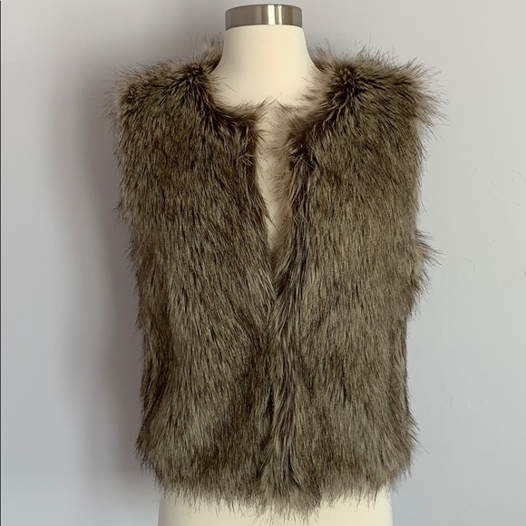 Ellison Faux Fur Vest (S) - Picture 5 of 6